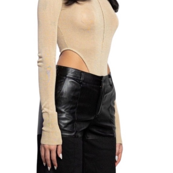 Elegant Beige Bodysuit - Picture 3 of 4